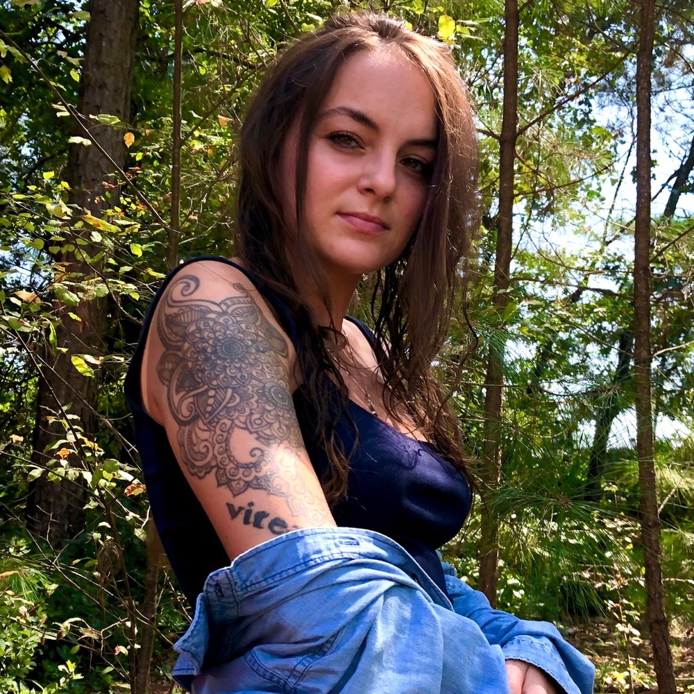 Meet your Posher, Calina